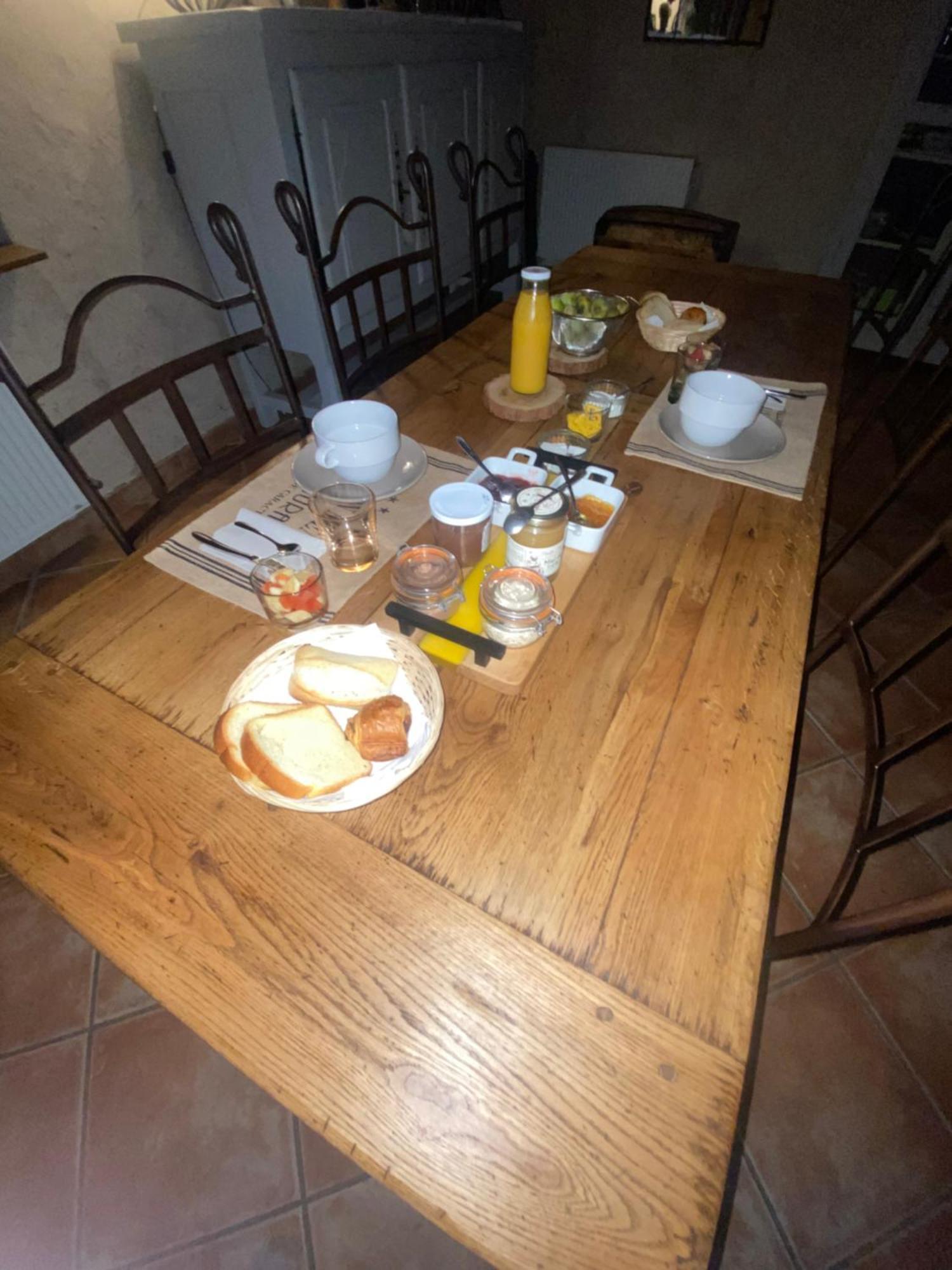 Une Ferme En Ville 브론 외부 사진