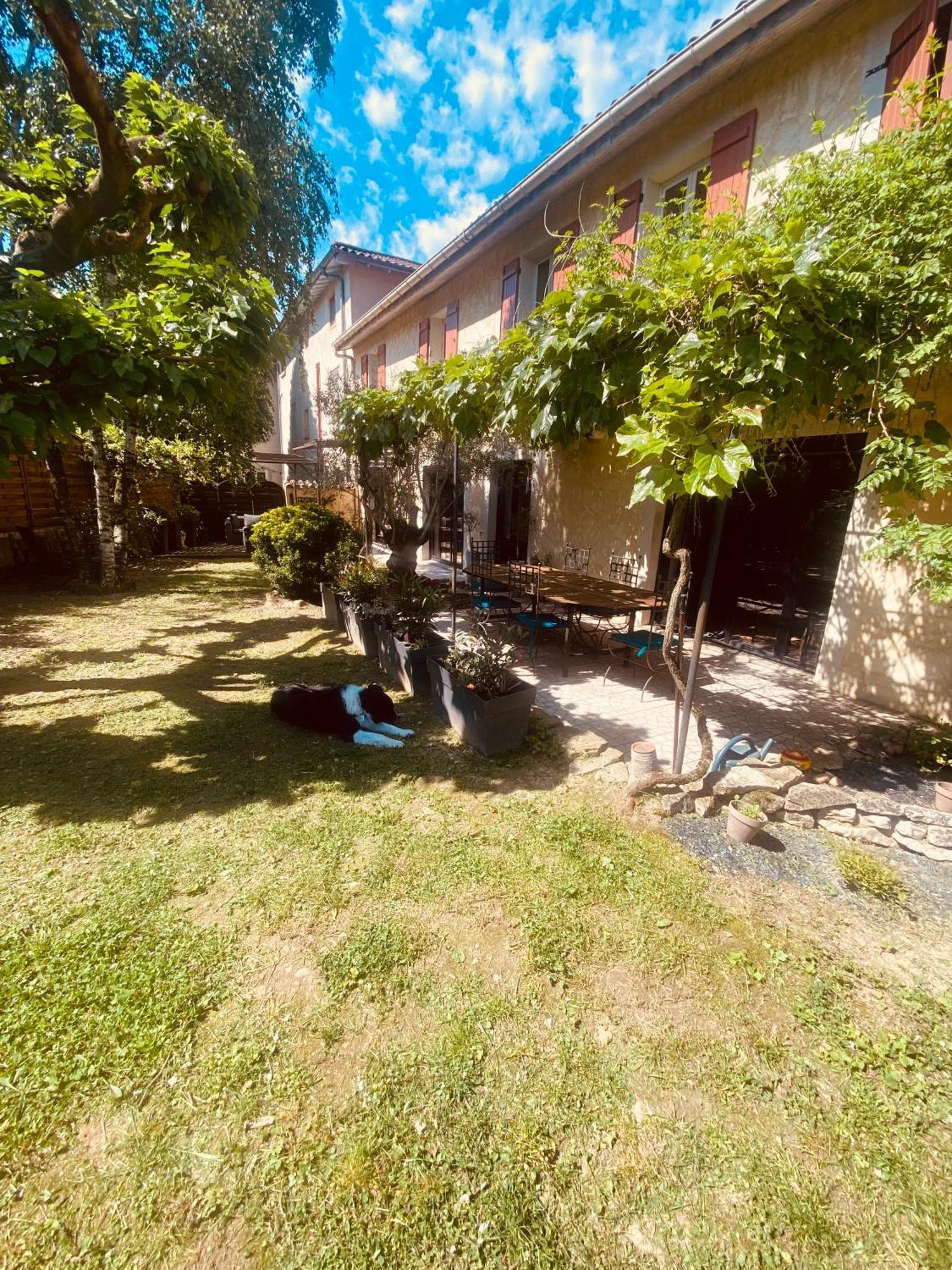 Une Ferme En Ville 브론 외부 사진